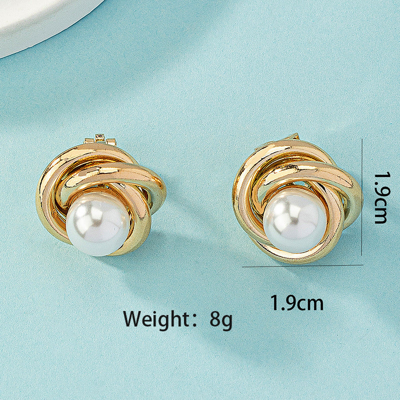 Women's Fashion Artistic Complex Inlaid Pearl Earrings